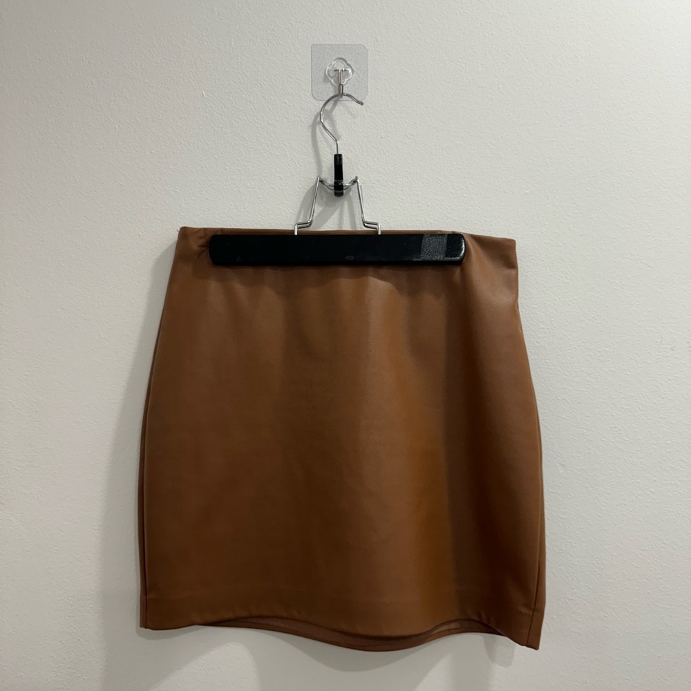 Aritzia Wilfred Brown faux leather skirt